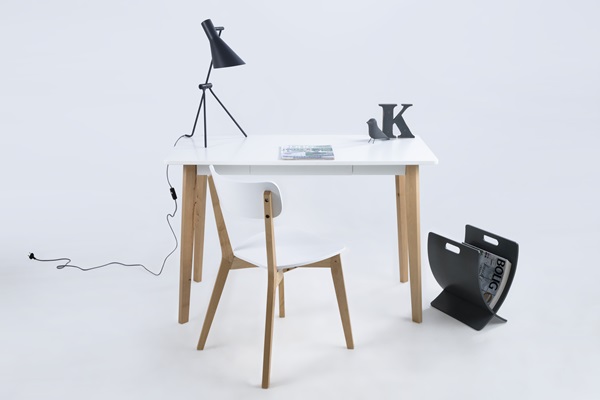 Скандинавский стиль в квартире - ворон стол