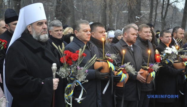 Жители митингом-реквиемом почтили память жертв Голодомора / Фото: Лапин Александр Укринформ
